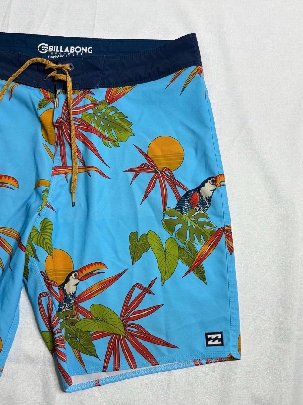 Billabong Men’s Recycler Sundays Airlite Toucan Board Shorts 32 - Picture 2 of 8